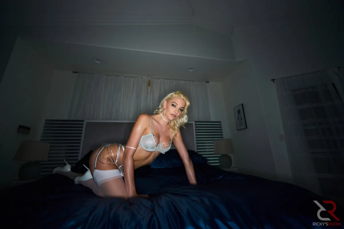 Kenna James - Sexo demonio follando por el culo | Picture (12)