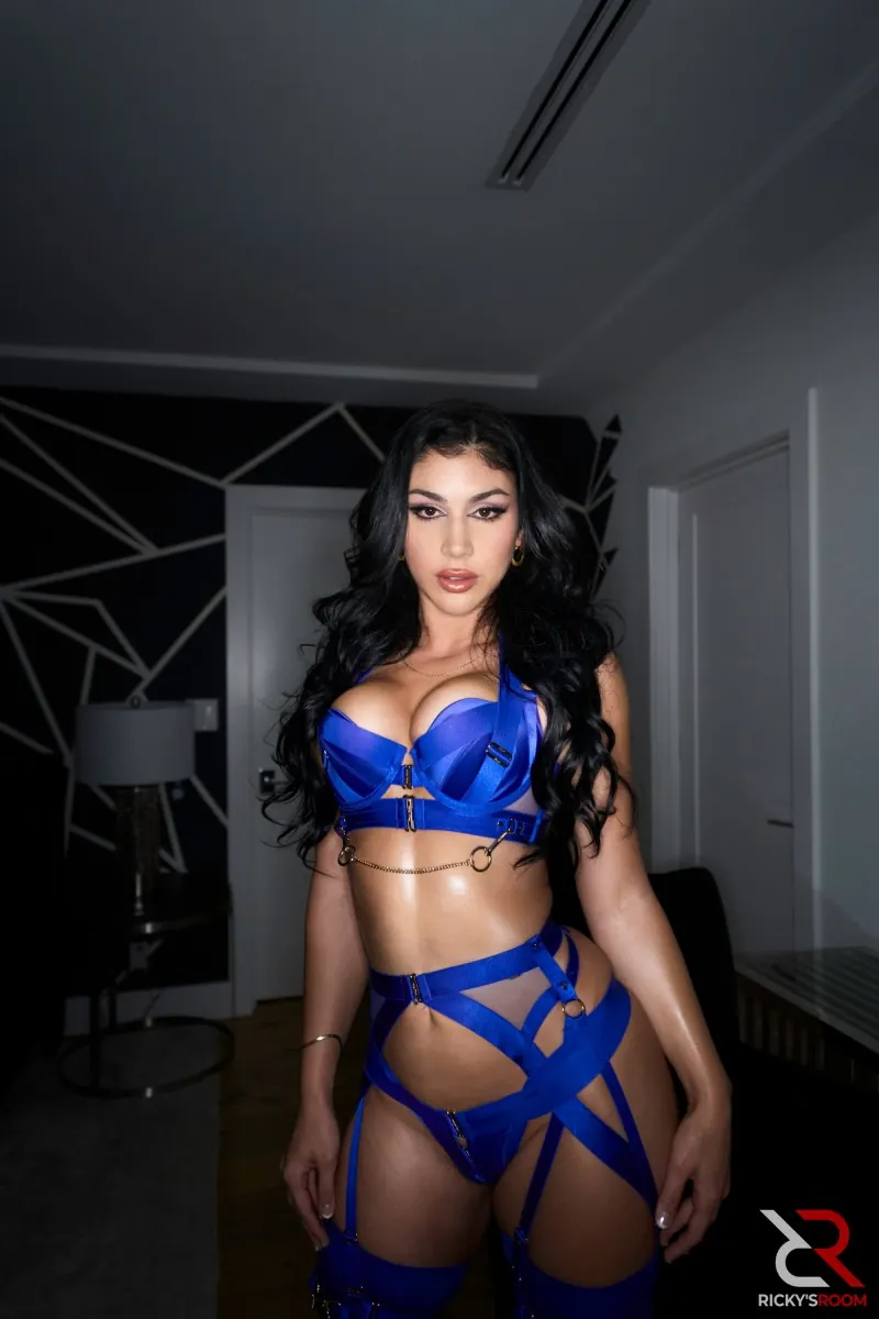 Lena Paul - Montando una varita mágica | Picture (10)